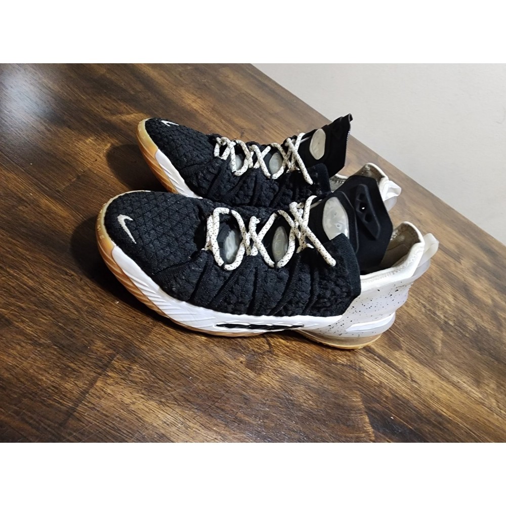 Nike Boy Lebron XVIII Black White Gum Sz 5.5Y Basketball Shoes (men 5.5 women 7)